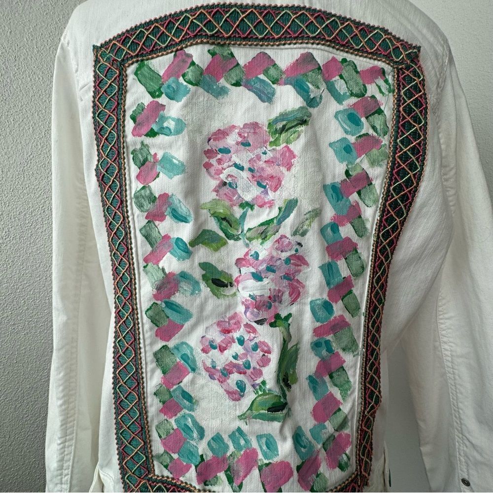 White Denim Jacket Custom Floral Design Painted Back SZ L - Picture 12 of 15